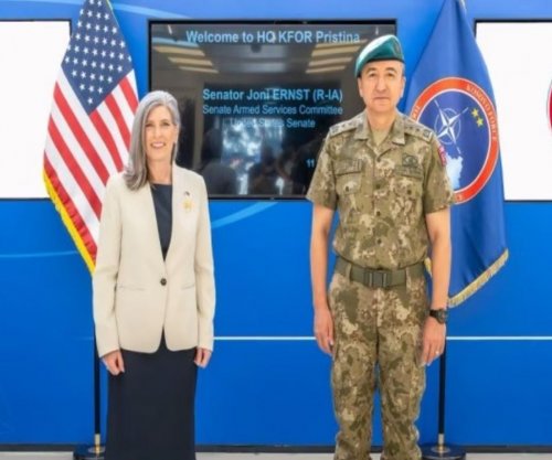 Senatorja amerikane Ernst takohet me Ulutashin, flasin për sigurinë në Kosovë dhe rajon