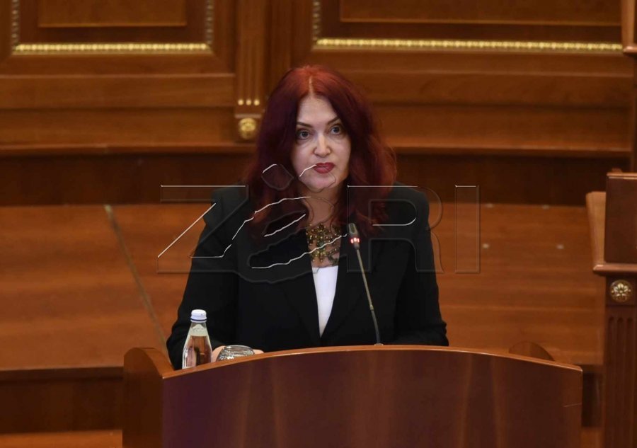Hoxha  Kosova si ushtrimore e LVV së për shembjen e shtetit  demokracia po shfuqizohet