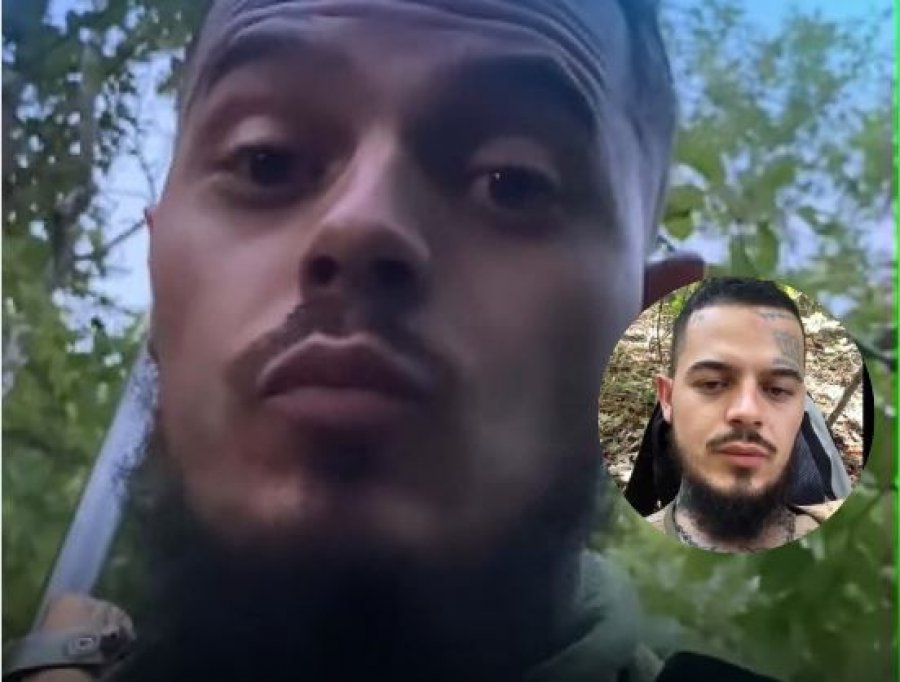 I kërkuari nga Policia shfaqet i armatosur në TikTok