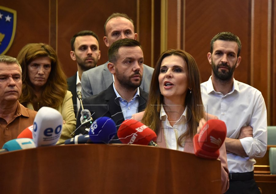 PDK ja zhvendoset nga Qeveria në sallën e Kuvendit  kërkojnë seancë