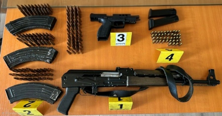 Sekuestrohen AK 47  pistoletë dhe 181 fishekë gjatë kontrollit në Ferizaj