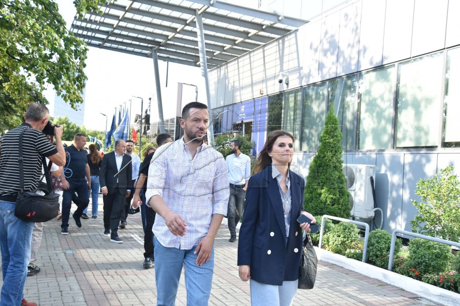 PDK-ja zhvendoset nga Qeveria në sallën e Kuvendit, kërkon seancë