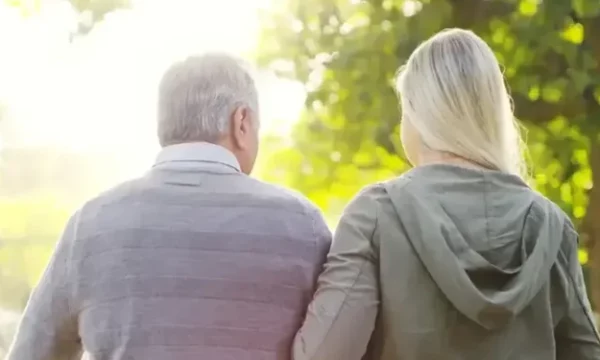 Do të martohej me shqiptaren 35 vite më të re  gjykata i ndalon martesën 86 vjeçarit