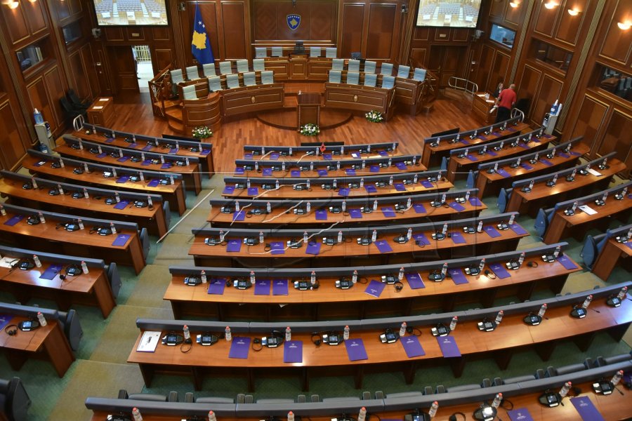 A mund ta zhbllokojë Gjykata Kushtetuese ngërçin në Kuvend 