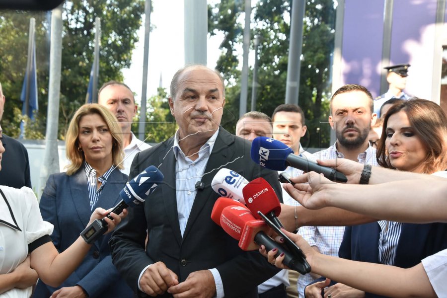 Hoxhaj para Qeverisë: PDK-ja nuk zmbrapset, liroje zyrën o deputet uzurpator!