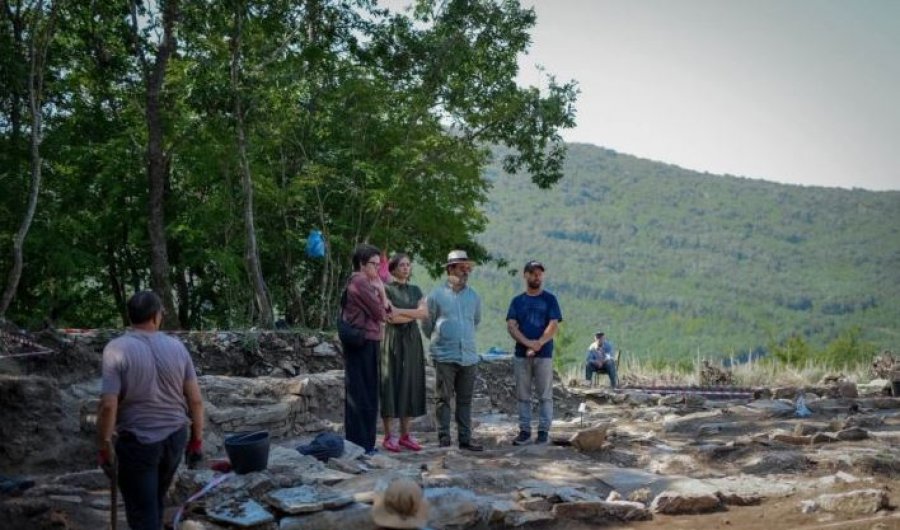 vazhdojne-hulumtimet-arkeologjike-ne-kalane-e-kastercit-ne-suhareke