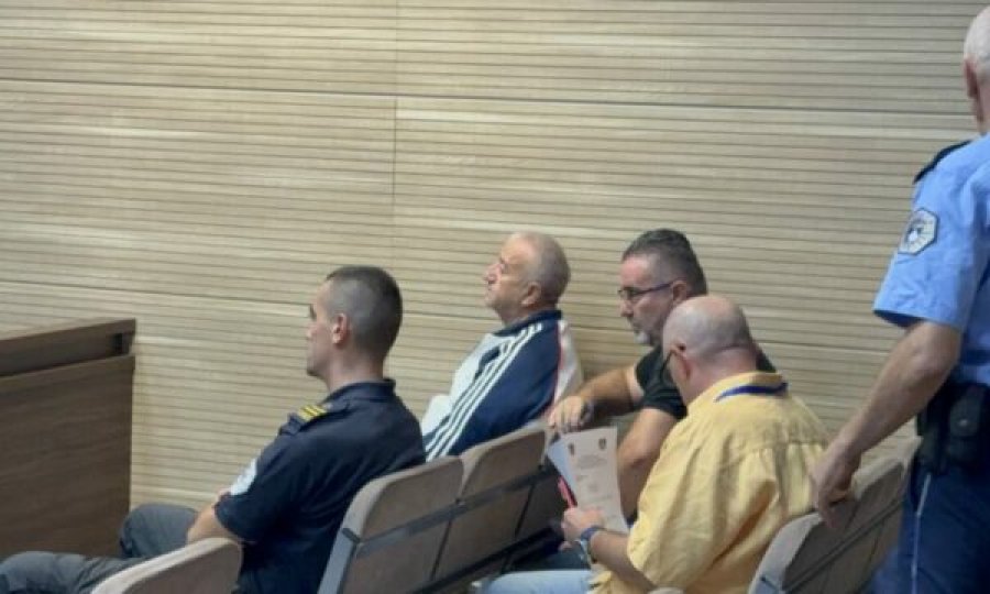 Publikohet fotografia  oficeri i BIA s dhe spiuni i dyshuar Fehim Sali në një nga takimet e tyre në Serbi  foto 