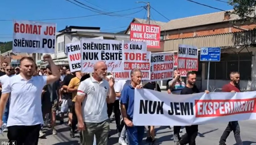 Në Han të Elezit protestohet kundër djegies së gomave në fabrikën e çimentos