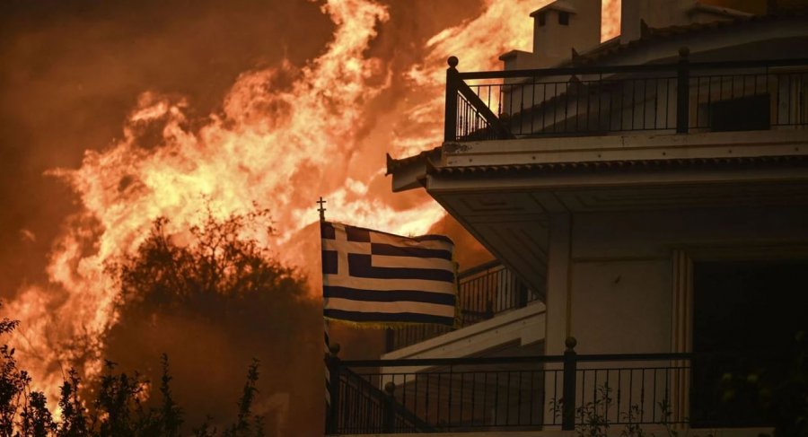 Greqia lëshon alarm të kuq për zjarret, stuhitë e erës dhe temperaturat e larta rrisin rrezikun në disa rajone