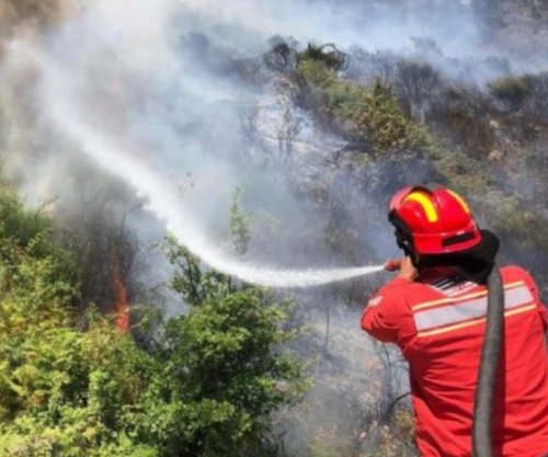43 vatra zjarri në Shqipëri, 10 mbeten aktive