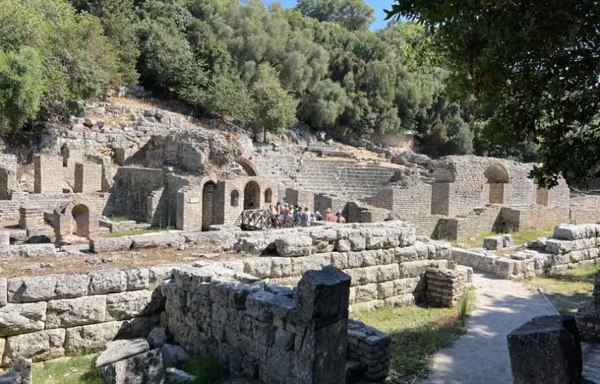 Mbi 1 2 milion vizitorë në asetet e trashëgimisë kulturore në Shqipëri