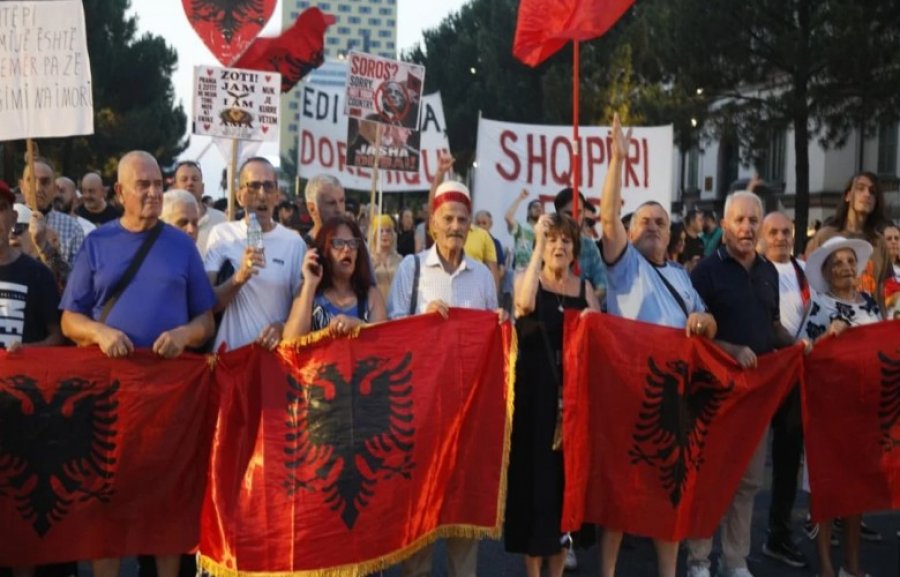 Protesta në Tiranë në ditën e 79 të