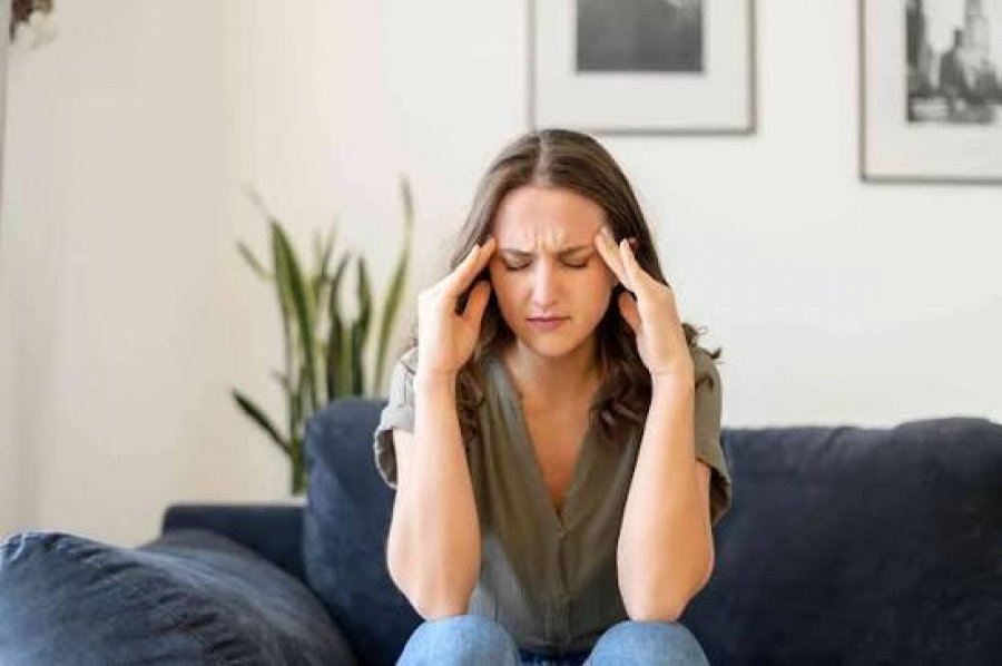 Pse ndihemi të lodhur pas një dite të mbushur emocionalisht 