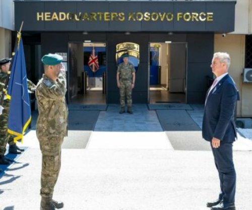 Komandanti i KFOR-it, Ulutashi, pret në takim ambasadorin britanik Jonathan Hargreaves