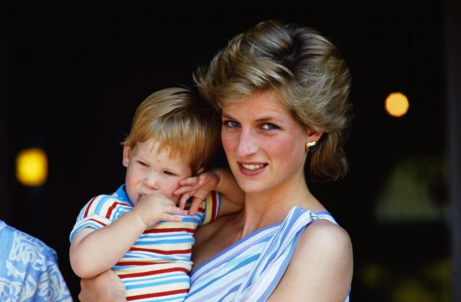 Vëllai i princeshës Diana boton një libër për jetën e saj