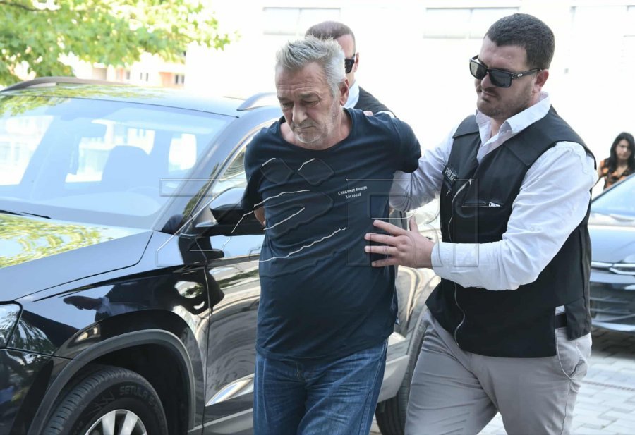 Aktakuza ndaj Sinisha Spasiqit  Vrasja e anëtarëve të familjes Ujkani në Reznik të Vushtrrisë  djegia e trupave dhe shtëpive