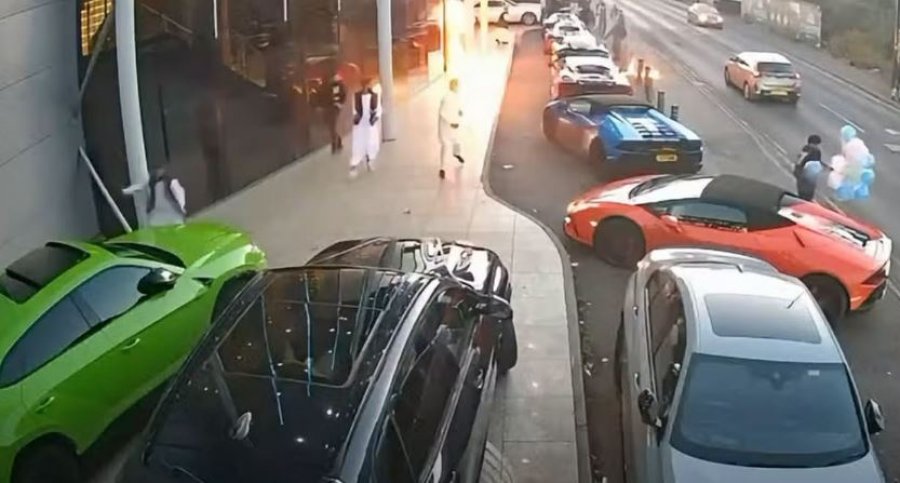 Sulm me bomba molotov ndaj dasmorëve dhe supermakinave në Angli
