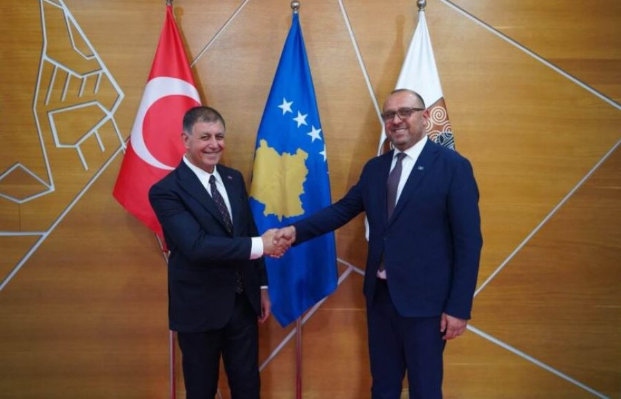 kryetari-i-izmirit-ne-kosove-kurti-kemi-lidhje-te-vecante-me-kete-qytet-u-be-shtepi-per-shume-shqiptare-te-debuar-nga-dhuna-dhe-terrori-i-serbise