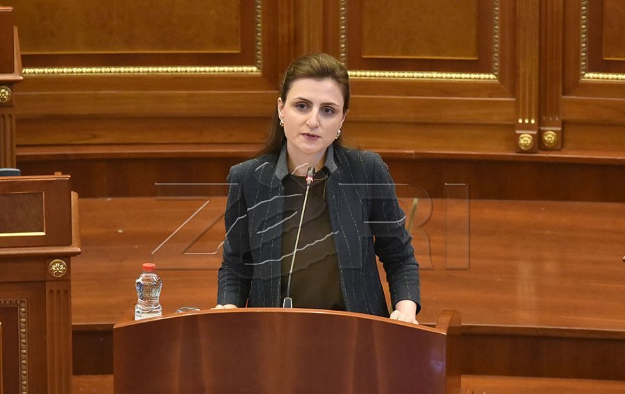 Ymeri  Në videot propagandistike të LVV së do të shihni edhe Abdixhikun duke sulmuar deputetët e tij