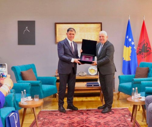 Sveçla takohet me Cemil Tugay, diskutojnë për avancimin e bashkëpunimit në fushën e sigurisë