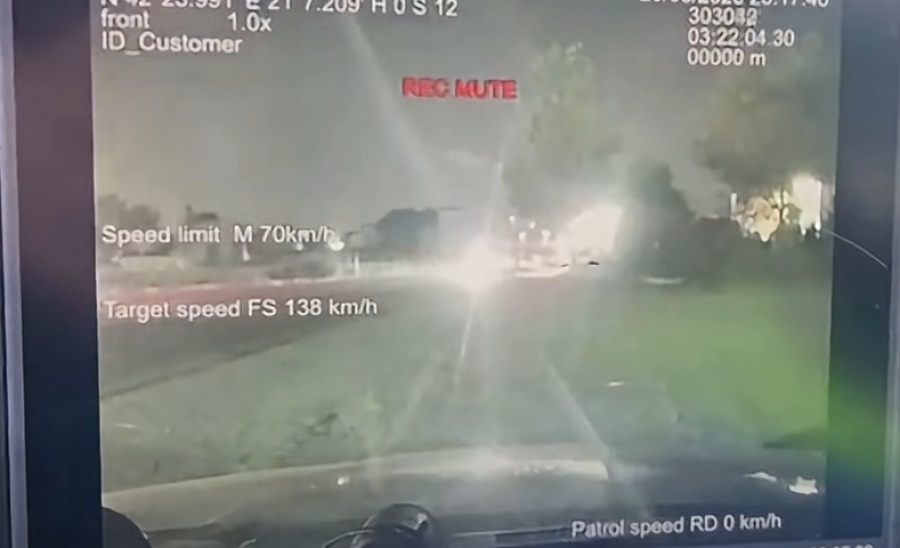 138 km h në zonën e kufizuar në 50  policia e gjobit shoferin në Ferizaj