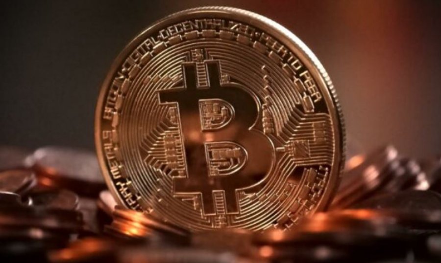 merr-hov-tregu-i-kriptomonedhave-bitcoin-kalon-70-mije-dollareshin