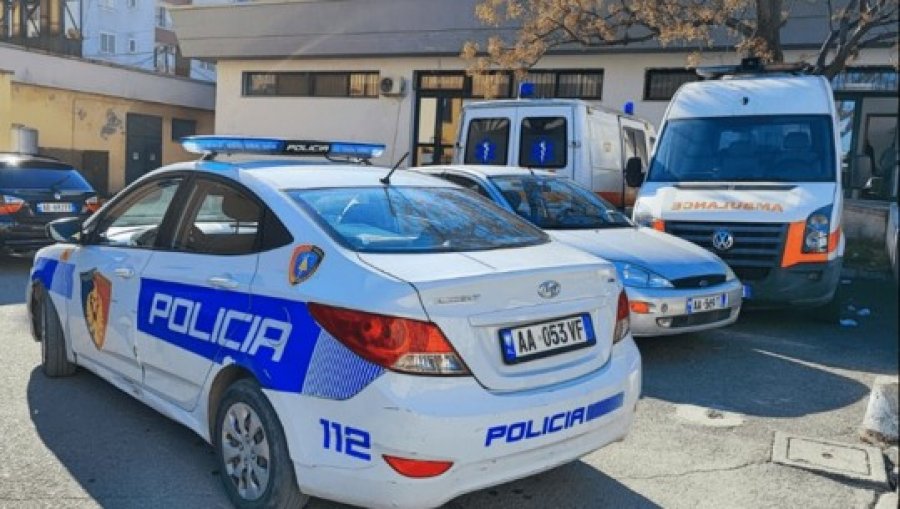 Policia arreston dy vëllezërit në Korçë, rrahen me fqinjët për fëmijët që luanin në lagje