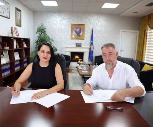 Pacolli dhe Lushtaku nënshkruajnë marrëveshjen 4.4 milionë euroshe për Objektin Ç në Skenderaj