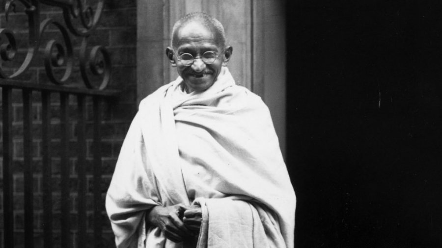 688 shkrime të Mahatma Gandit shiten për 1 7 milion dollarë