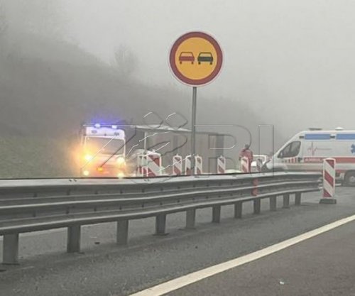 Përplasen dy kamionë në autostradën “Ibrahim Rugova”, dy të lënduar