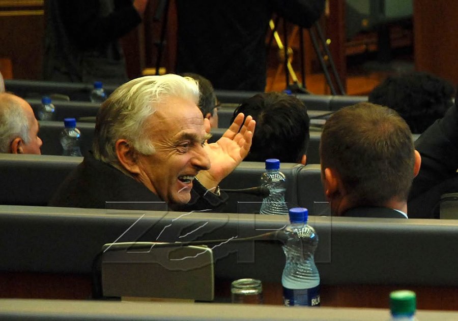 Hoti shpreh ngushëllime për vdekjen e ish kryetarit të Prizrenit  Ekrem Kryeziu