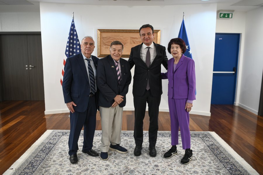 Joe dhe Shirley DioGuardi marrin shtetësinë, Kurti: Miq të vjetër të Kosovës