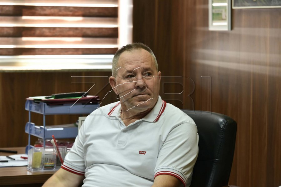 Gucati pas aktgjykimit  E papranueshme  sot kjo gjykatë tentoi dhe arriti t i kënaqë Rusinë dhe Serbinë