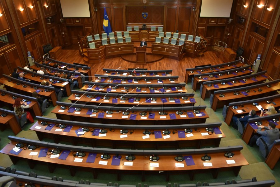 Deputetëve u del paga në llogari prej mbi 1500 eurosh  edhe pse Kuvendi ende jofunksional