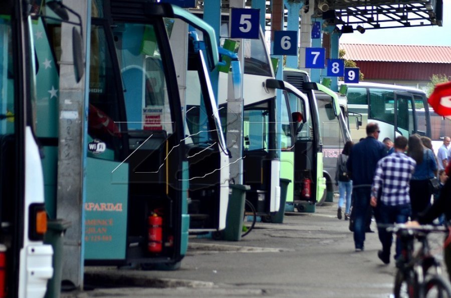 Operatorët e transportit paralajmërojnë protestë në Fushë Kosovë më 28 gusht