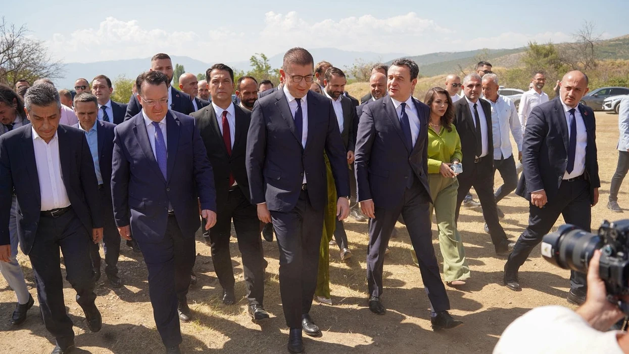 Vendoset gur themeli i rrugës Shkup - Bllacë, do të ketë pesë tunele dhe tetë ura