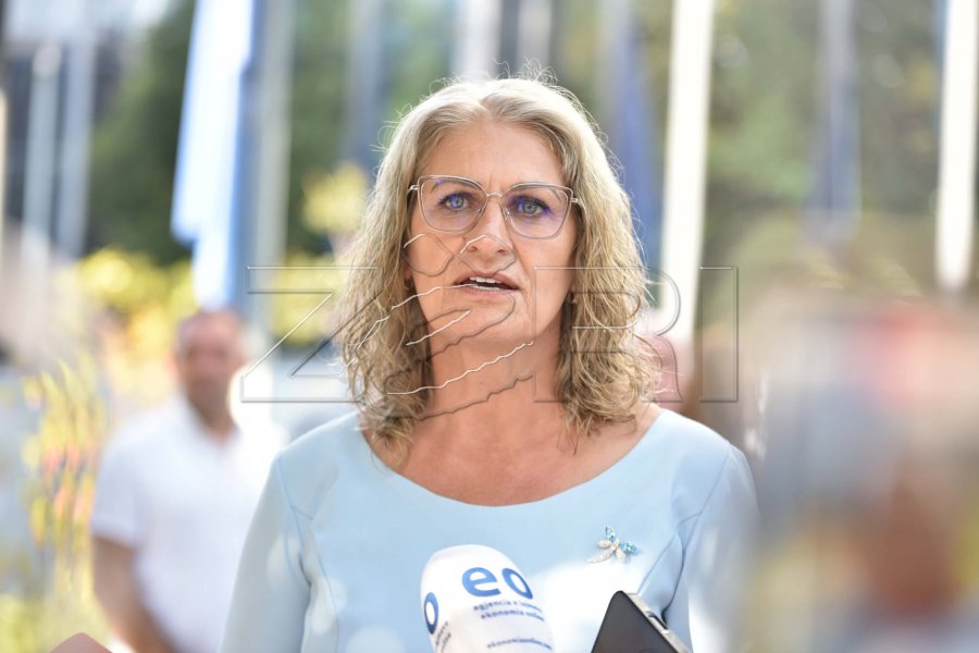 “Durimit po i vjen fundi”, Haxhiu kritikon Kurtin për bllokimin e institucioneve