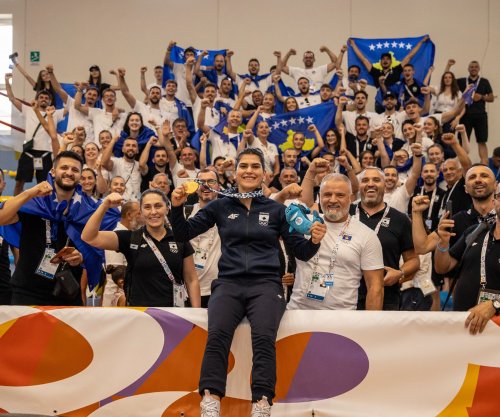 Haxhiu uron Donjeta Sadikun për medaljen e artë