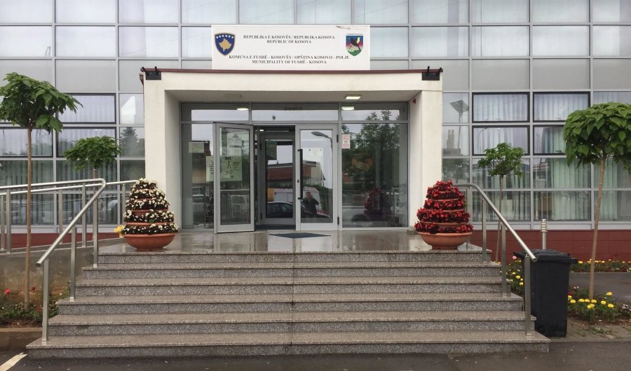 Fushë-Kosova i shton drejtoritë, pavarësisht kundërshtimit nga opozita