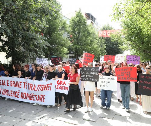 Protestë në Prishtinë: Vrasja e grave të trajtohet si urgjencë kombëtare