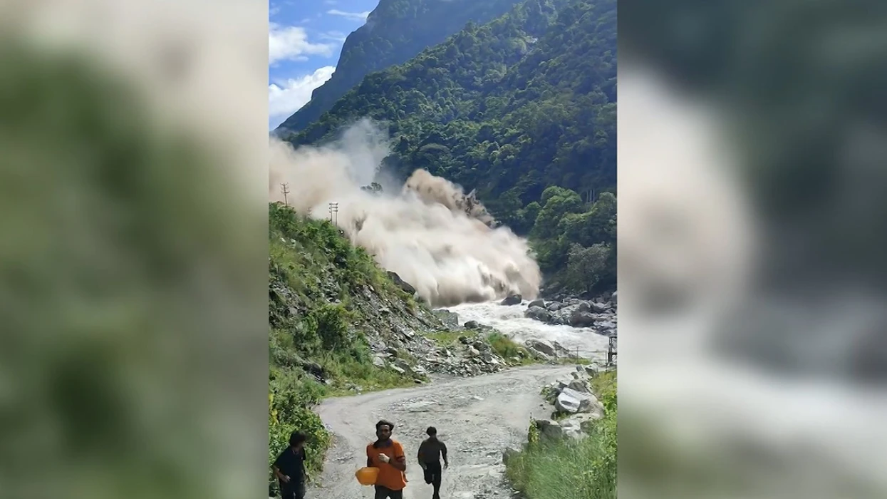 Shkon në mbi 600 numri i të vdekurve nga përmbytjet në Nepal  mijëra ende të zhdukur