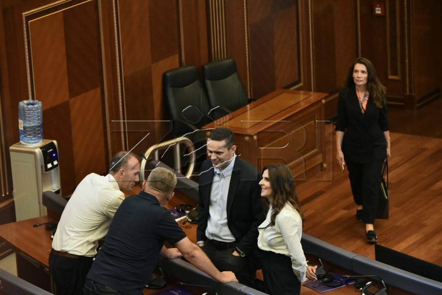 Deputetët e PDK-së mblidhen në orën 11:00 në Kuvend