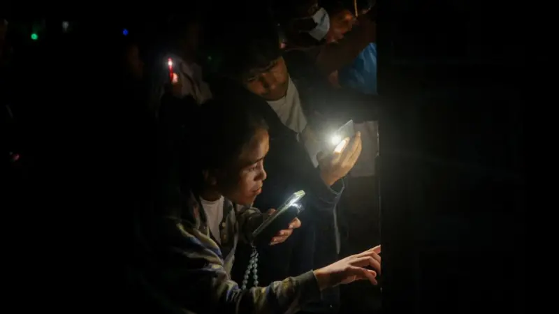 Mbi 200 nxënës rezultojnë të zhdukur pas përmbytjeve në Nepal