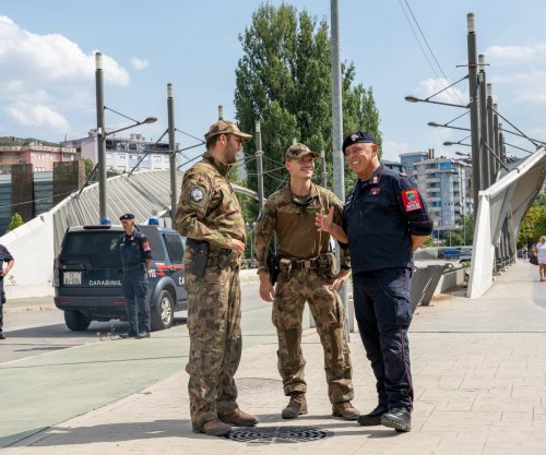 Komanda e NATO-s në Napoli njofton për vizitat e ushtarakëve të KFOR-it te Ura e Ibrit, përmendet përshtatja e pranisë
