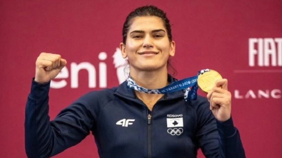 Donjeta Sadiku triumfoi në Taranto  Federata e Boksit  Kemi bërë jehonë për suksesin e saj