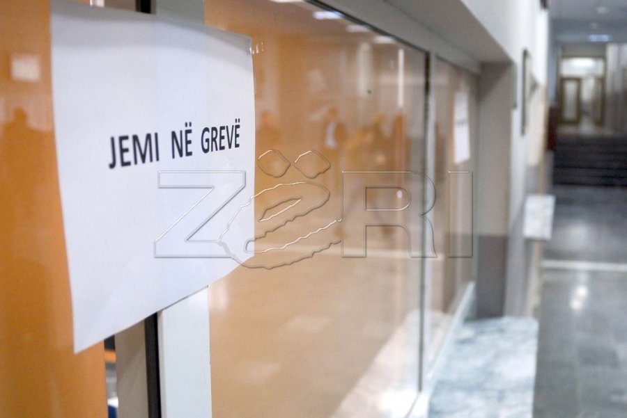 Punëtorët teknikë të shkollave në Prishtinë  në grevë nga 1 shtatori