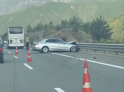 Aksident në Rrugën e Kombit