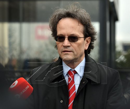 “Edhe kur ju quajnë mercenarë e ju sulmojnë, ju vazhdoni”, Murtezaj vlerëson gazetarët dhe punën e tyre