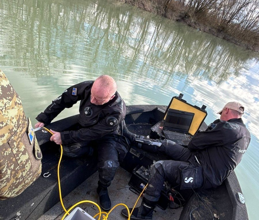 Vazhdojnë kërkimet për gjetjen e të zhdukurit në lumin Mat, edhe FSK-ja në terren