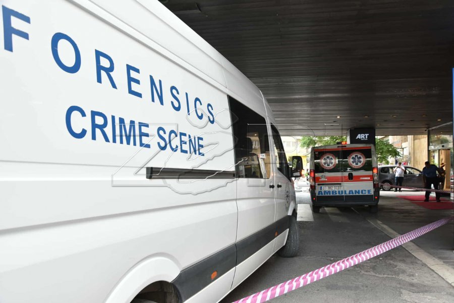 U lëndua duke prerë një lis  vdes burri nga Rahoveci